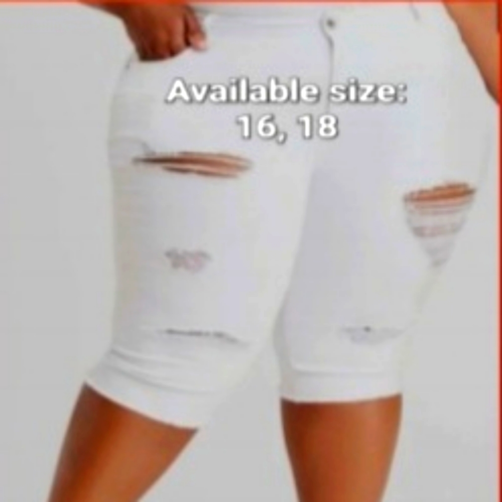 Ashley Stewart white capri